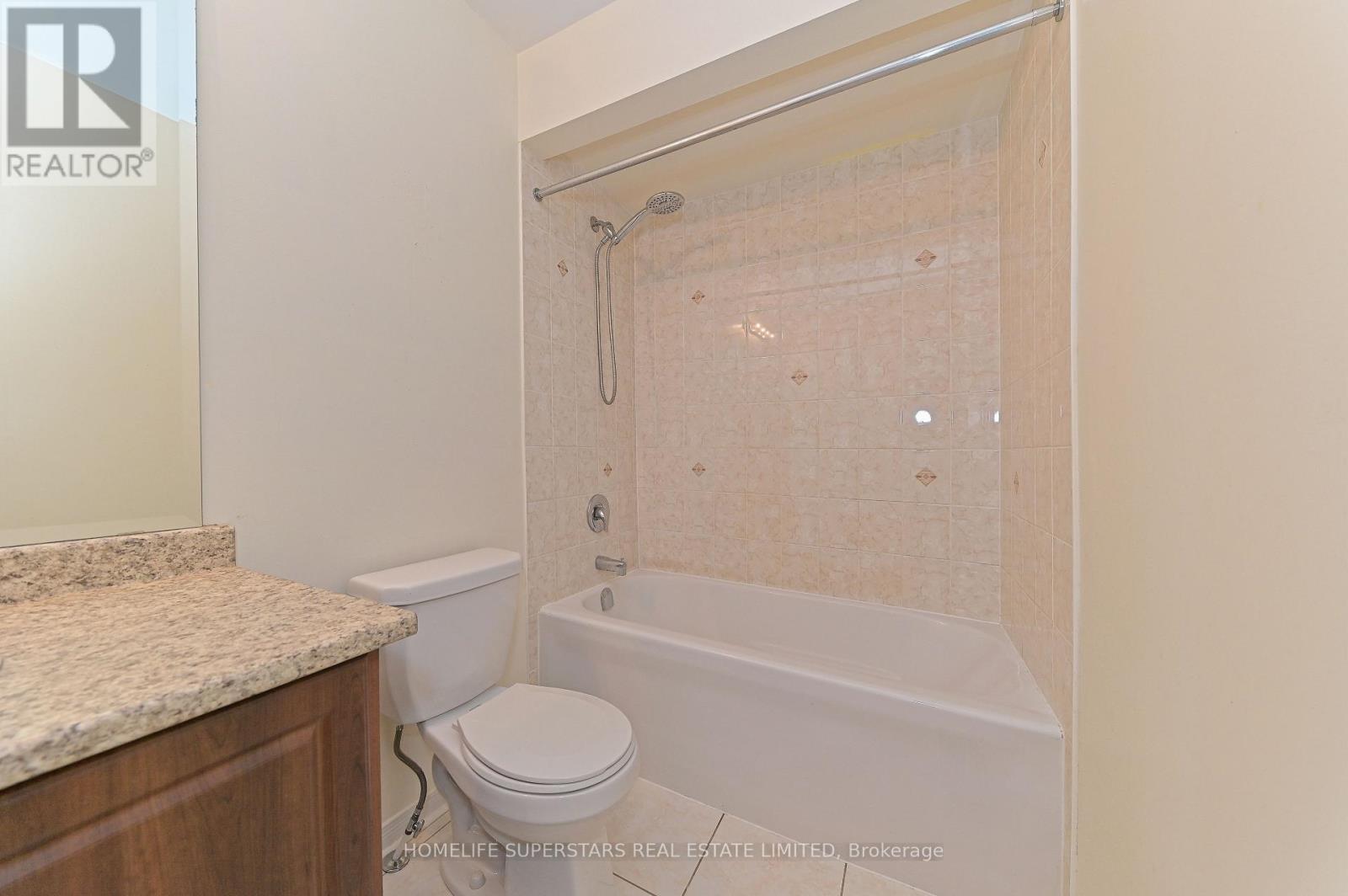 9 Yellowknife Road, Brampton, Ontario  L6R 3X3 - Photo 17 - W12458938