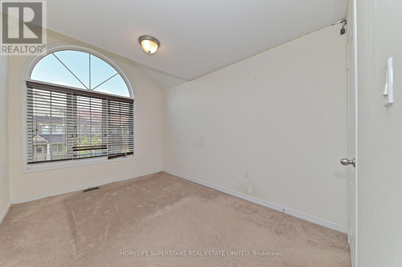 9 Yellowknife Road, Brampton, Ontario  L6R 3X3 - Photo 22 - W12458938