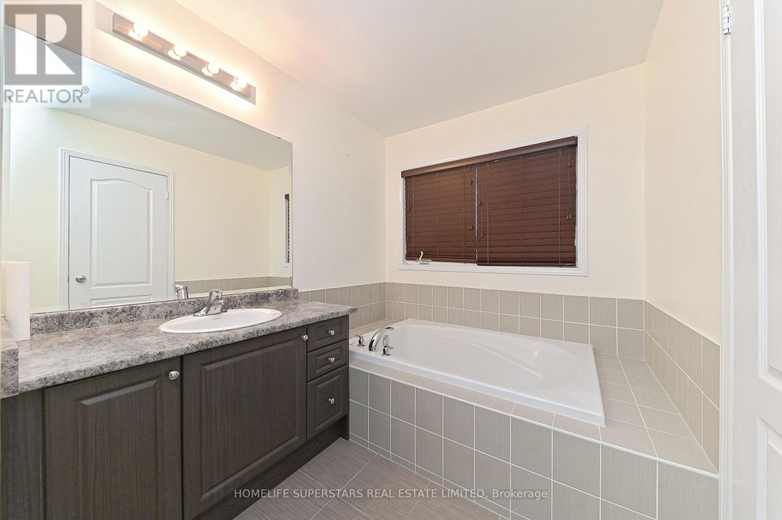 9 Yellowknife Road, Brampton, Ontario  L6R 3X3 - Photo 26 - W12458938