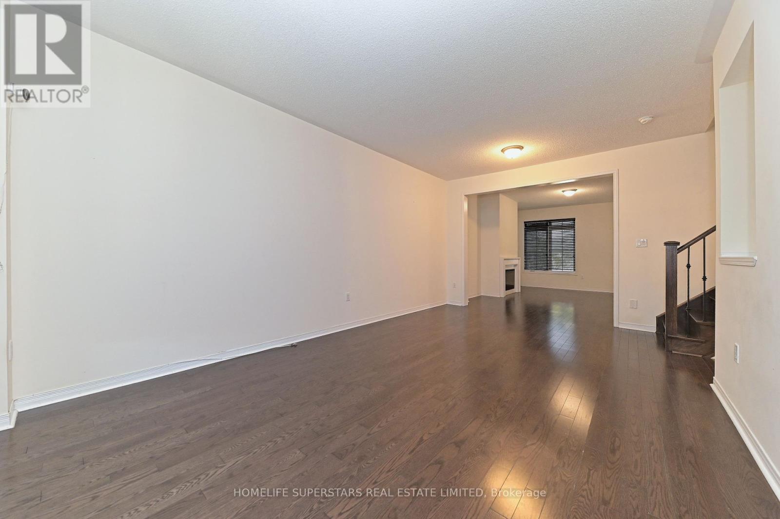 9 Yellowknife Road, Brampton, Ontario  L6R 3X3 - Photo 4 - W12458938