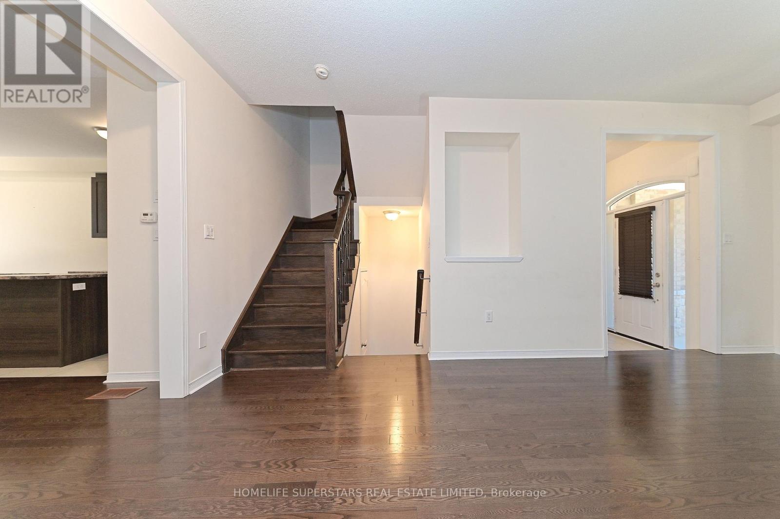 9 Yellowknife Road, Brampton, Ontario  L6R 3X3 - Photo 6 - W12458938