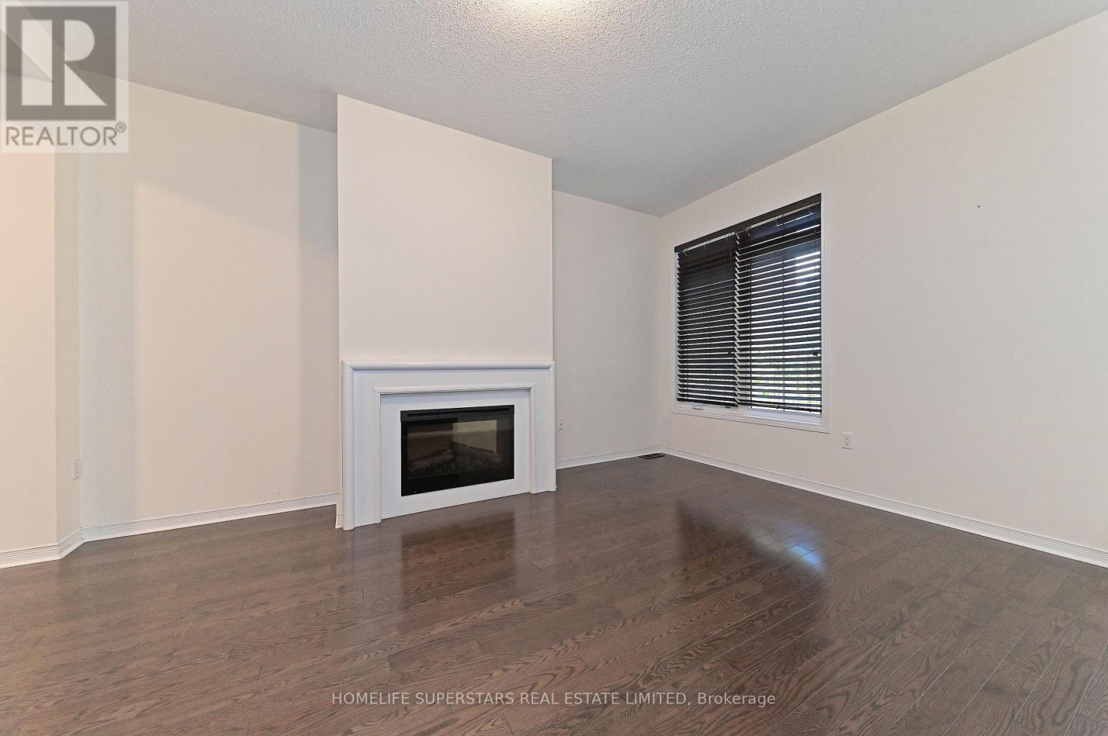 9 Yellowknife Road, Brampton, Ontario  L6R 3X3 - Photo 8 - W12458938