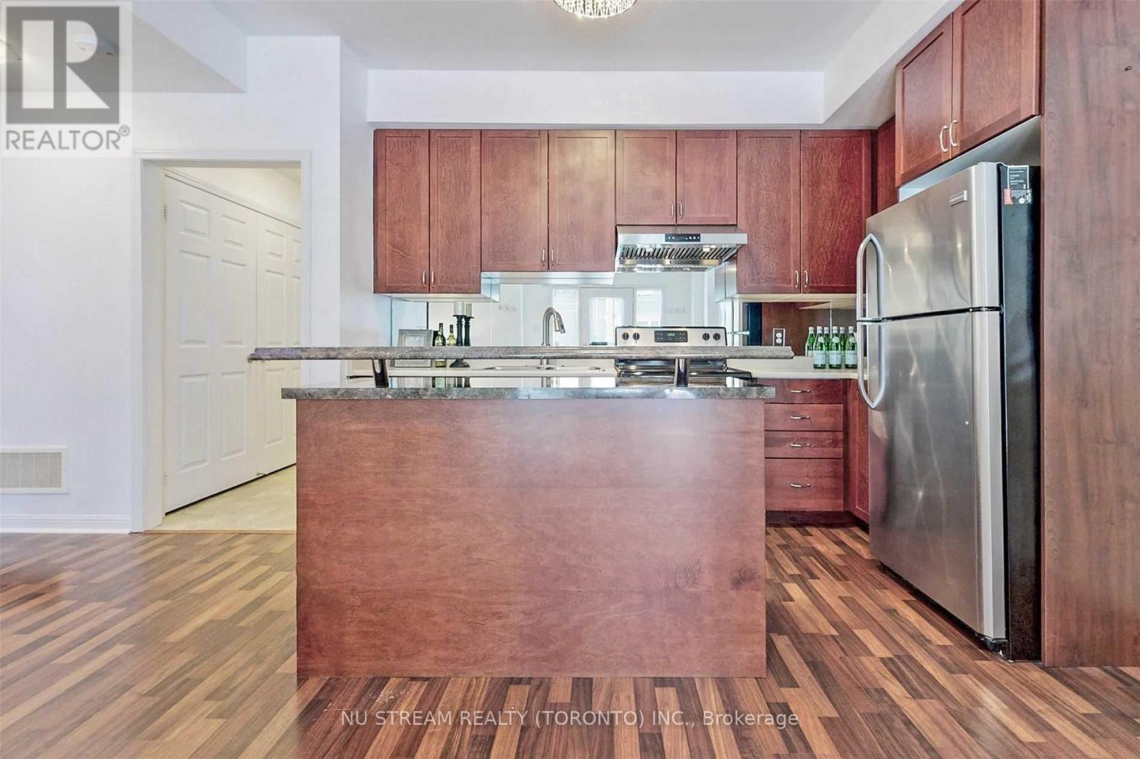 22 - 2891 Rio Court, Mississauga, Ontario  L5M 0S4 - Photo 3 - W12458941