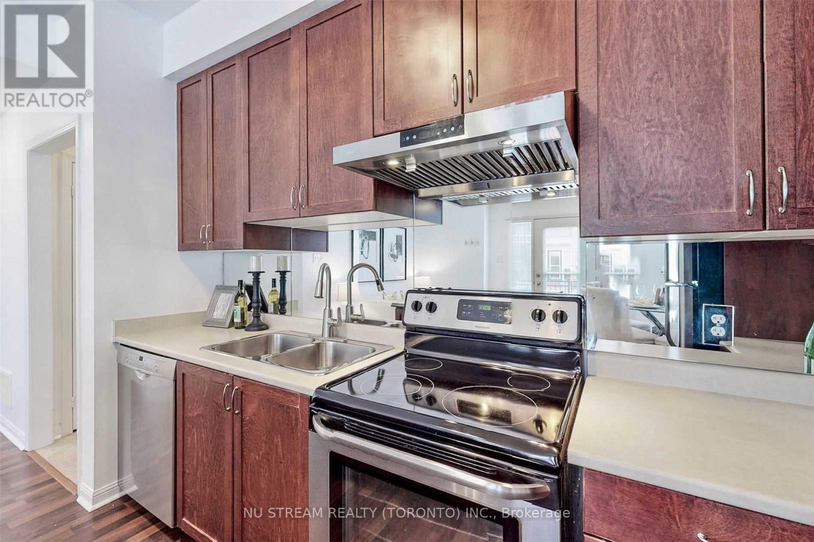 22 - 2891 Rio Court, Mississauga, Ontario  L5M 0S4 - Photo 5 - W12458941