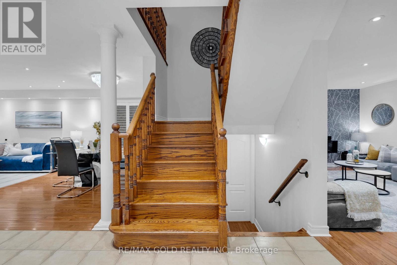 64 Beachpoint Boulevard, Brampton, Ontario  L7A 2G6 - Photo 20 - W12458112