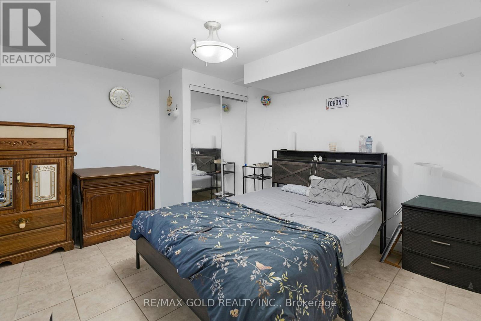 64 Beachpoint Boulevard, Brampton, Ontario  L7A 2G6 - Photo 33 - W12458112