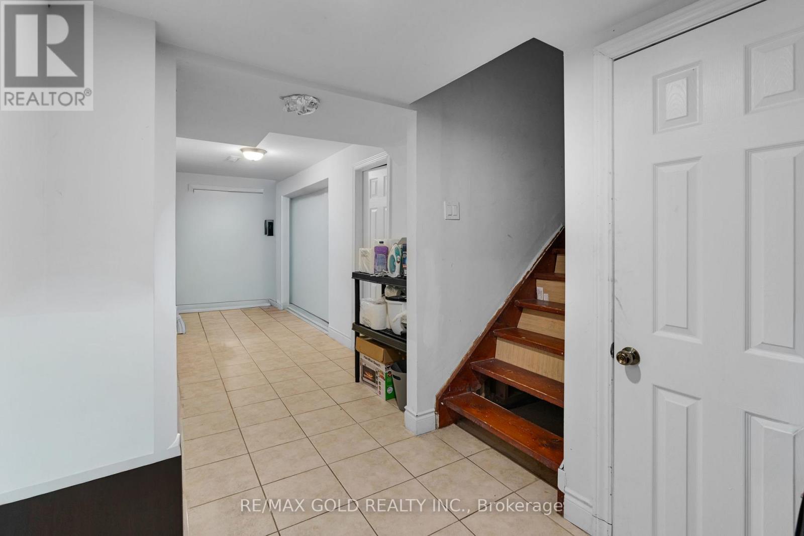 64 Beachpoint Boulevard, Brampton, Ontario  L7A 2G6 - Photo 34 - W12458112