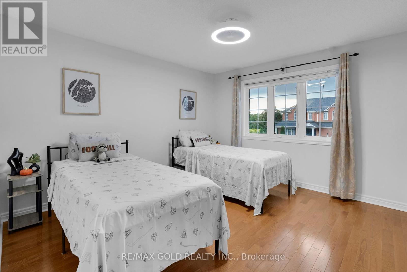 64 Beachpoint Boulevard, Brampton, Ontario  L7A 2G6 - Photo 29 - W12458112