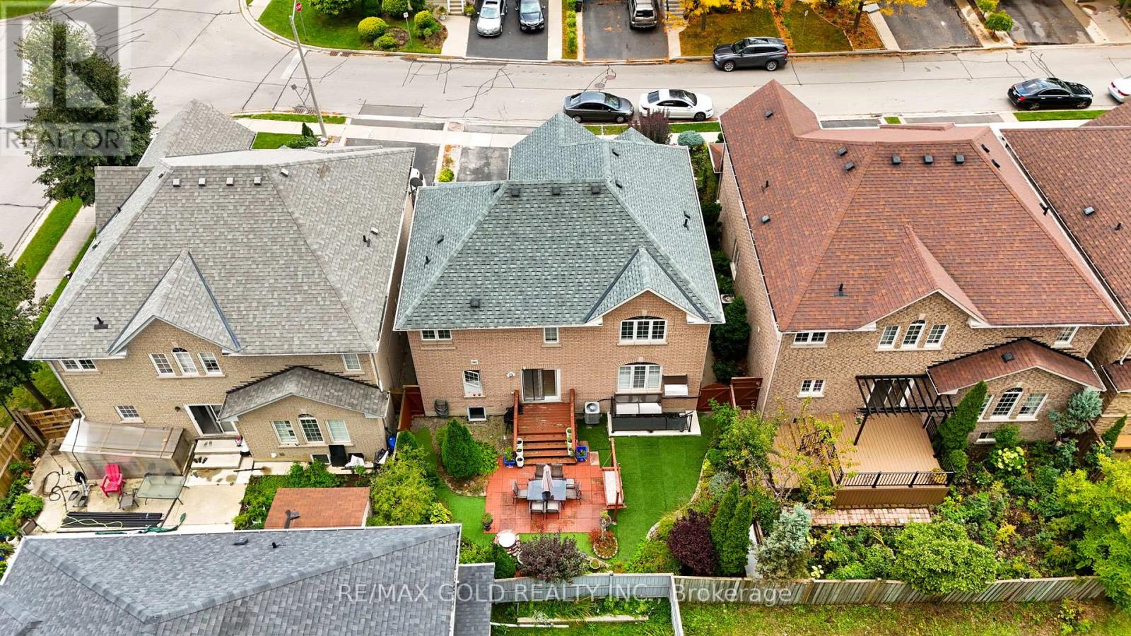 64 Beachpoint Boulevard, Brampton, Ontario  L7A 2G6 - Photo 44 - W12458112