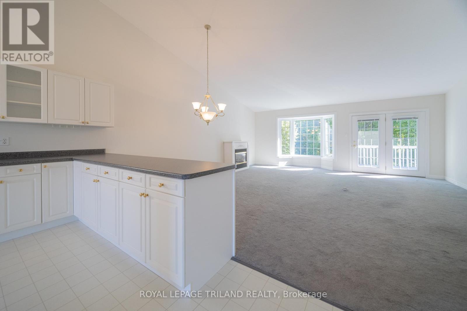 355 Shannon Boulevard, South Huron, Ontario  N0M 1T0 - Photo 13 - X12458952
