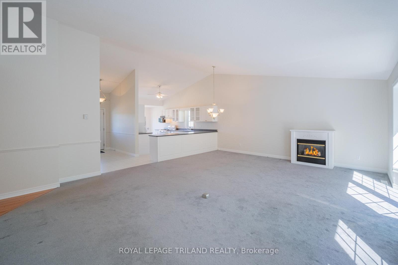 355 Shannon Boulevard, South Huron, Ontario  N0M 1T0 - Photo 25 - X12458952