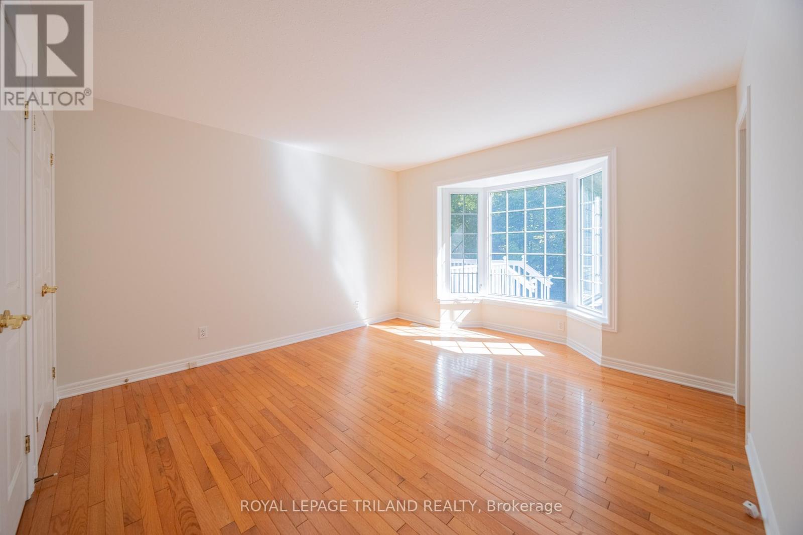355 Shannon Boulevard, South Huron, Ontario  N0M 1T0 - Photo 26 - X12458952