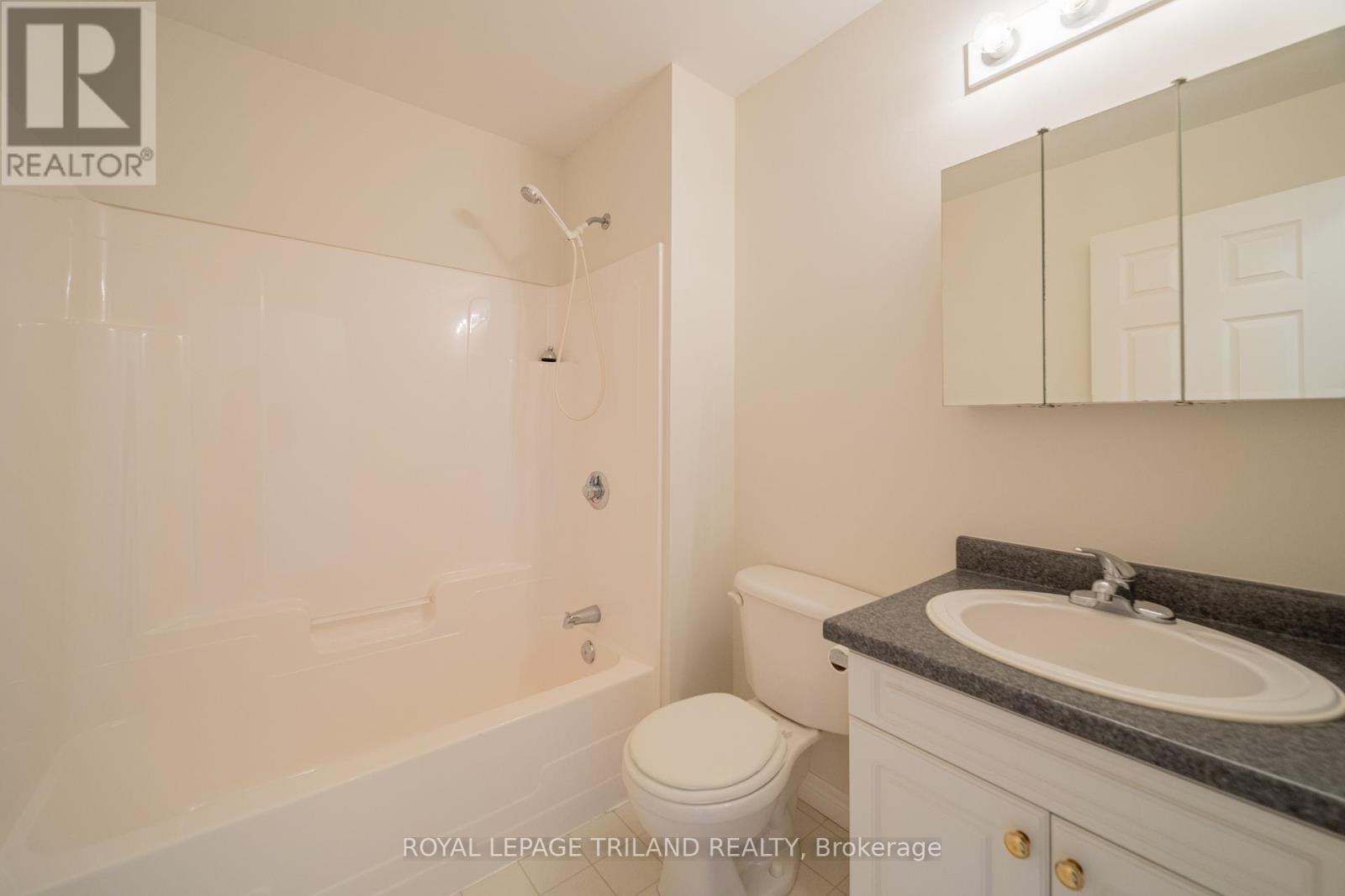 355 Shannon Boulevard, South Huron, Ontario  N0M 1T0 - Photo 31 - X12458952