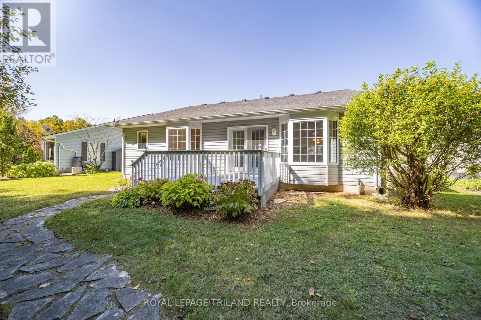 355 Shannon Boulevard, South Huron, Ontario  N0M 1T0 - Photo 39 - X12458952