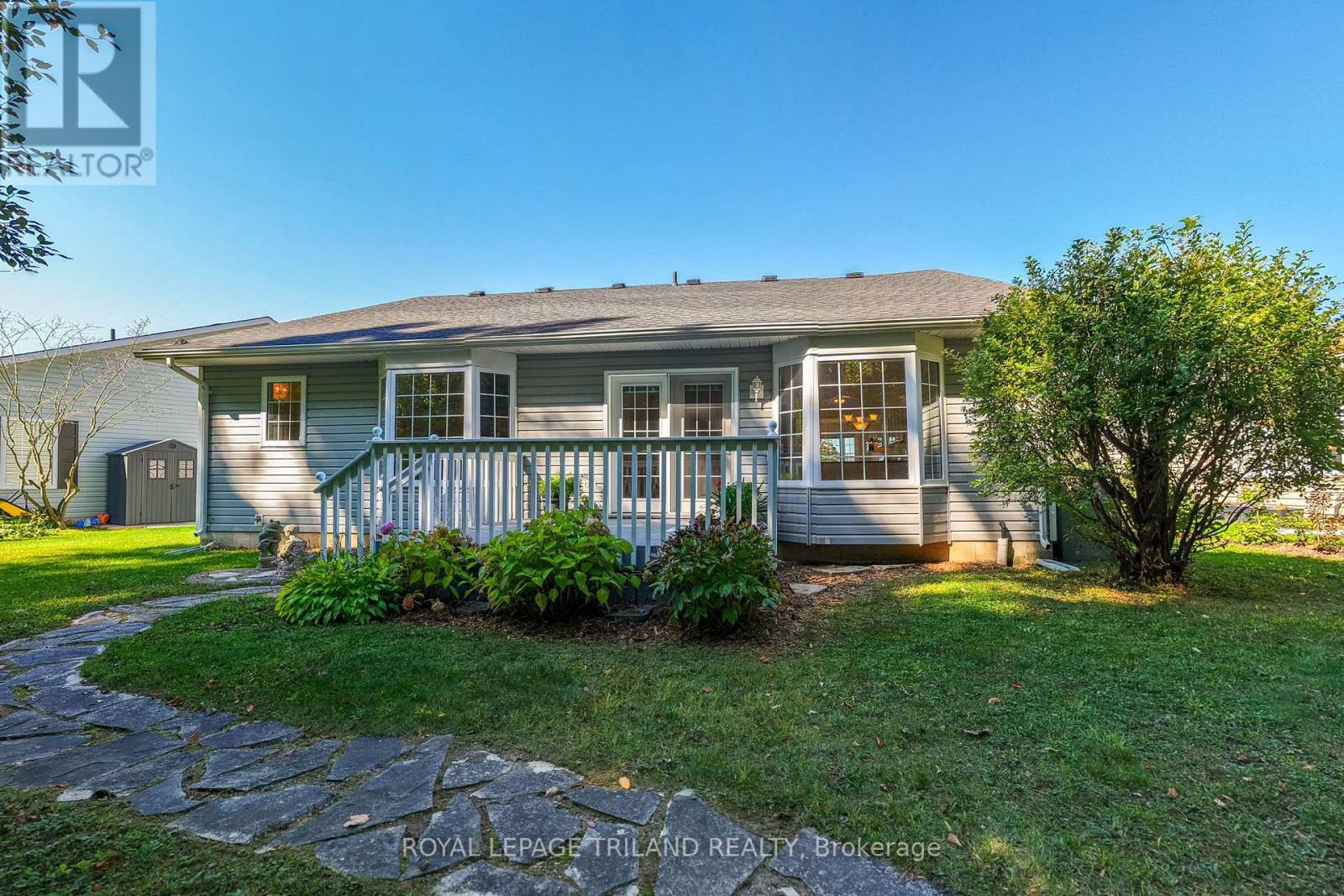 355 Shannon Boulevard, South Huron, Ontario  N0M 1T0 - Photo 6 - X12458952