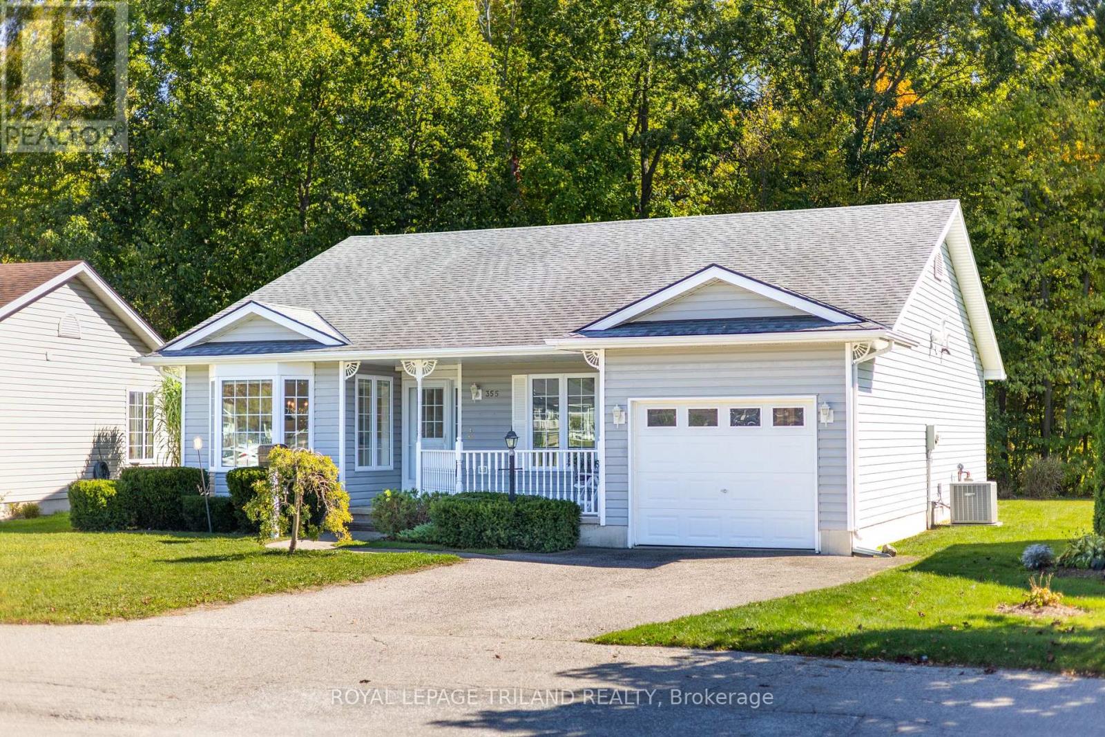355 Shannon Boulevard, South Huron, Ontario  N0M 1T0 - Photo 8 - X12458952