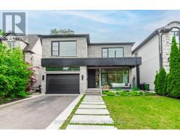 8 Manor Haven Road, Toronto (Englemount-Lawrence), Ca