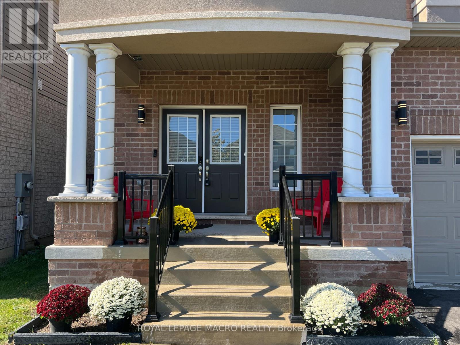 88 Bellroyal Crescent, Hamilton, Ontario  L8J 0G1 - Photo 2 - X12436312