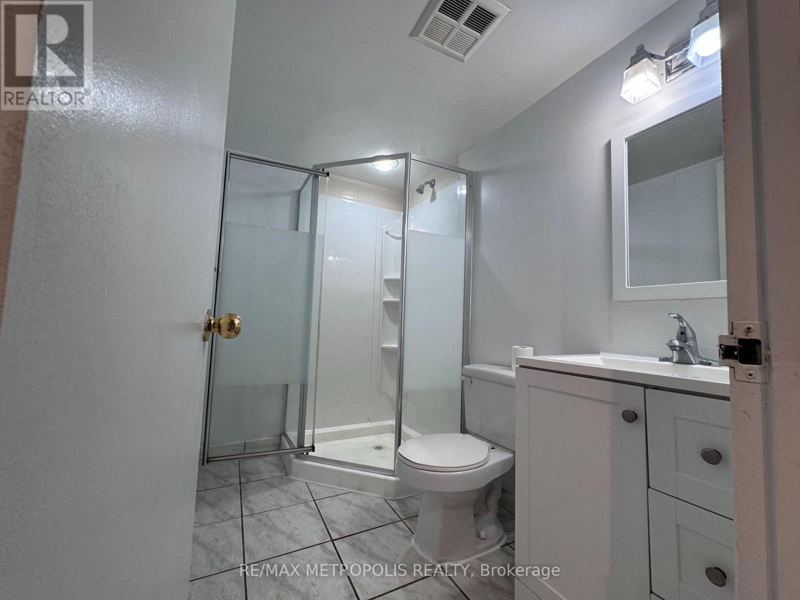 602 - 61 Markbrook Lane, Toronto, Ontario  M9V 5E7 - Photo 3 - W12458953