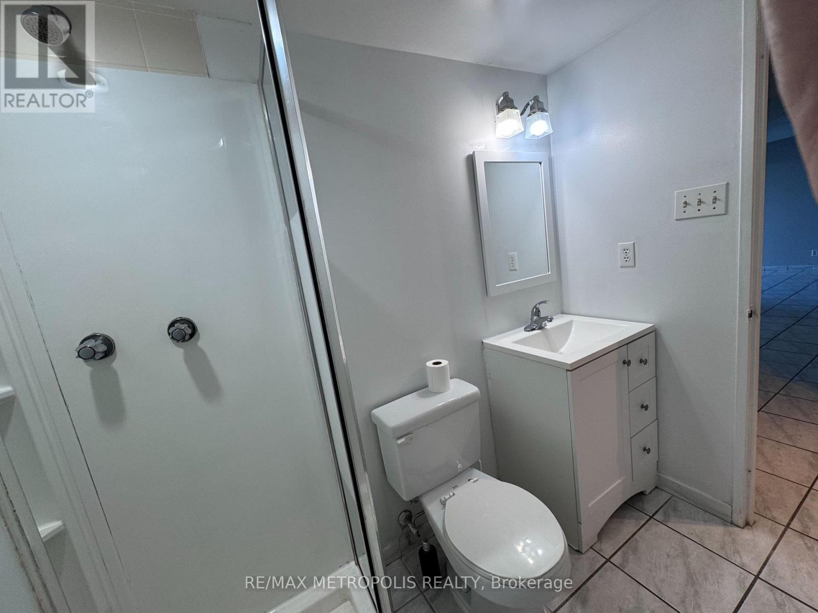 602 - 61 Markbrook Lane, Toronto, Ontario  M9V 5E7 - Photo 4 - W12458953
