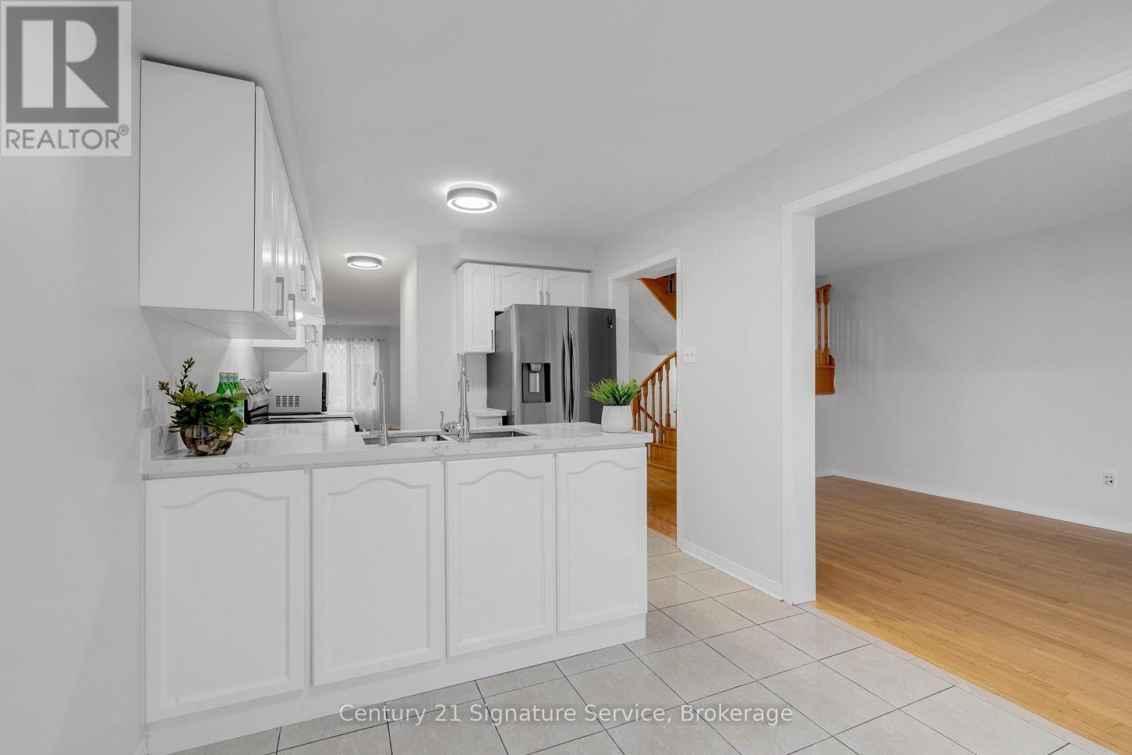 44 Bramfield Street, Brampton, Ontario  L7A 2W2 - Photo 7 - W12458956