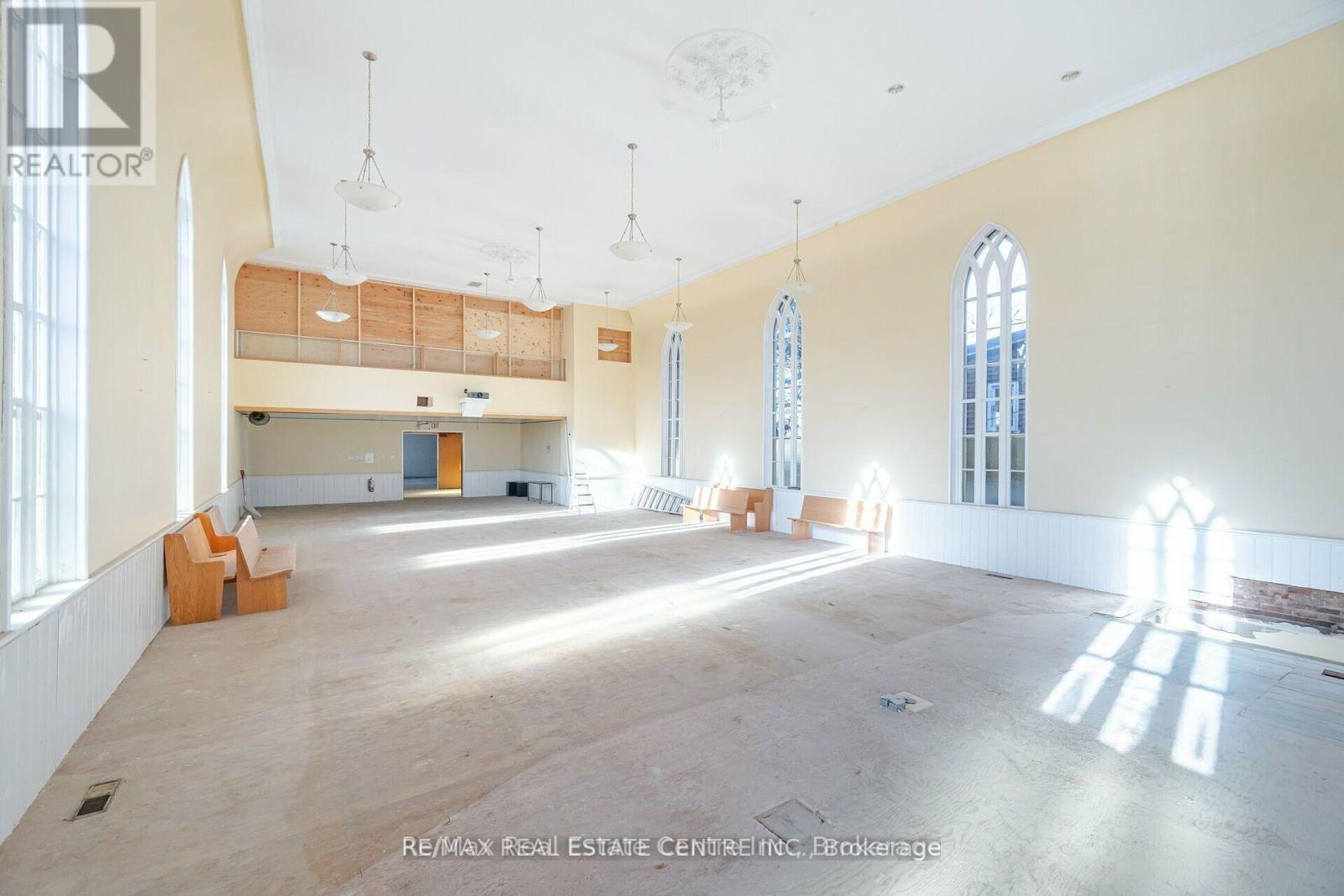 3 Zina Street, Orangeville, Ontario  L9W 1E2 - Photo 4 - W12458962