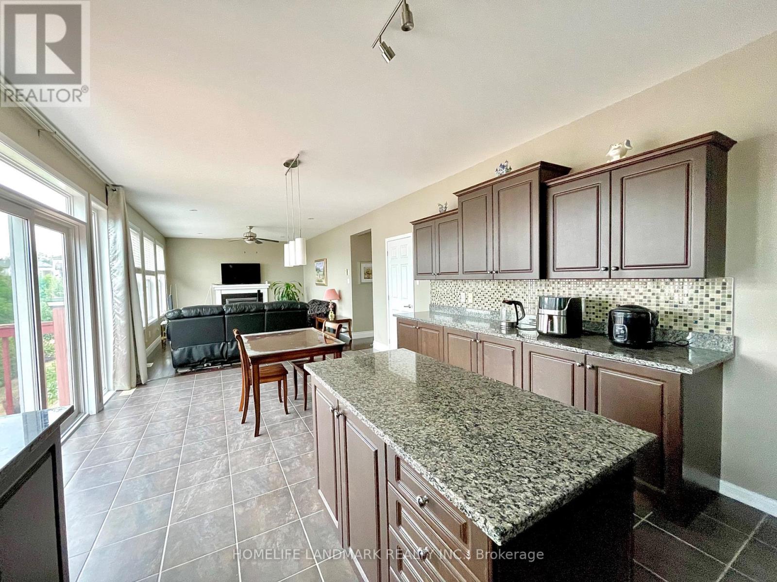 190 Ingersoll Crescent, Ottawa, Ontario  K2T 0C8 - Photo 11 - X12458955