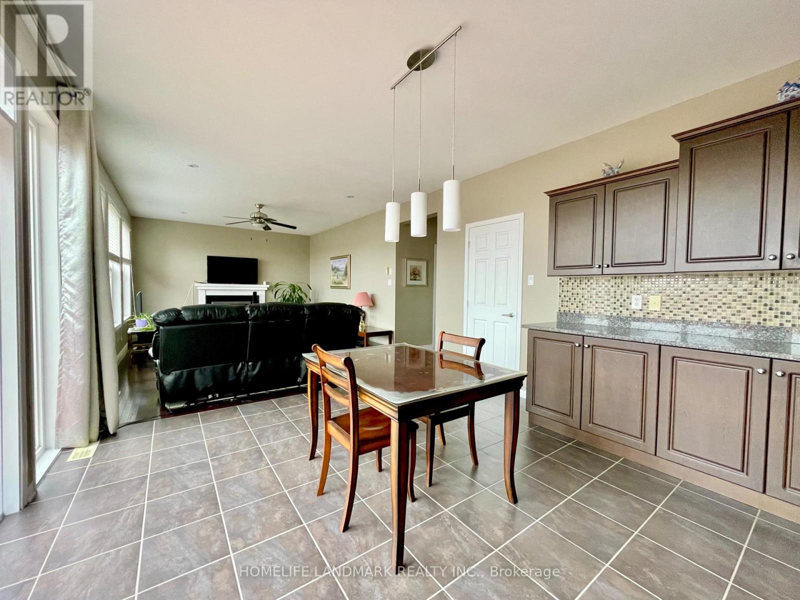190 Ingersoll Crescent, Ottawa, Ontario  K2T 0C8 - Photo 12 - X12458955