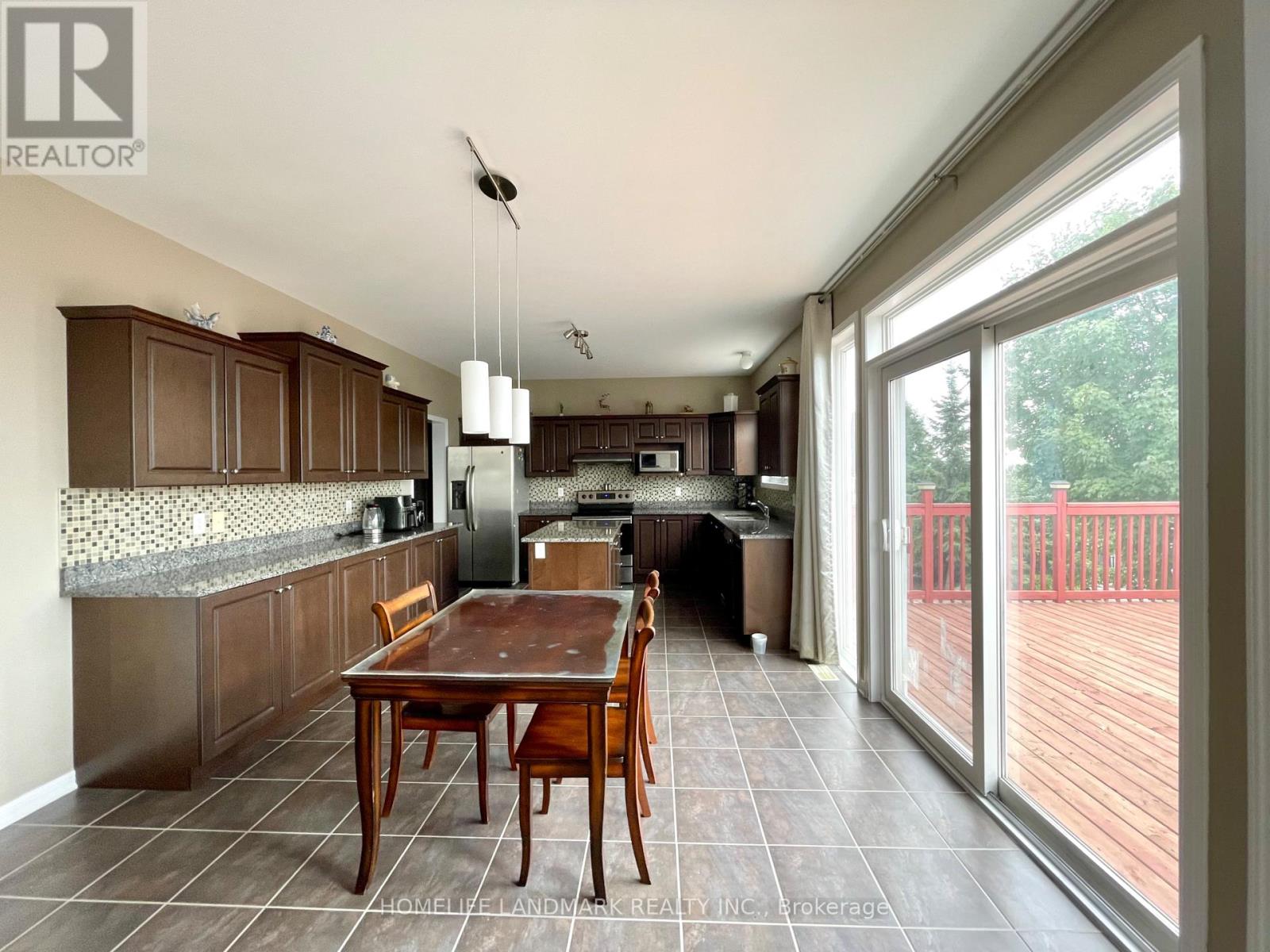 190 Ingersoll Crescent, Ottawa, Ontario  K2T 0C8 - Photo 13 - X12458955