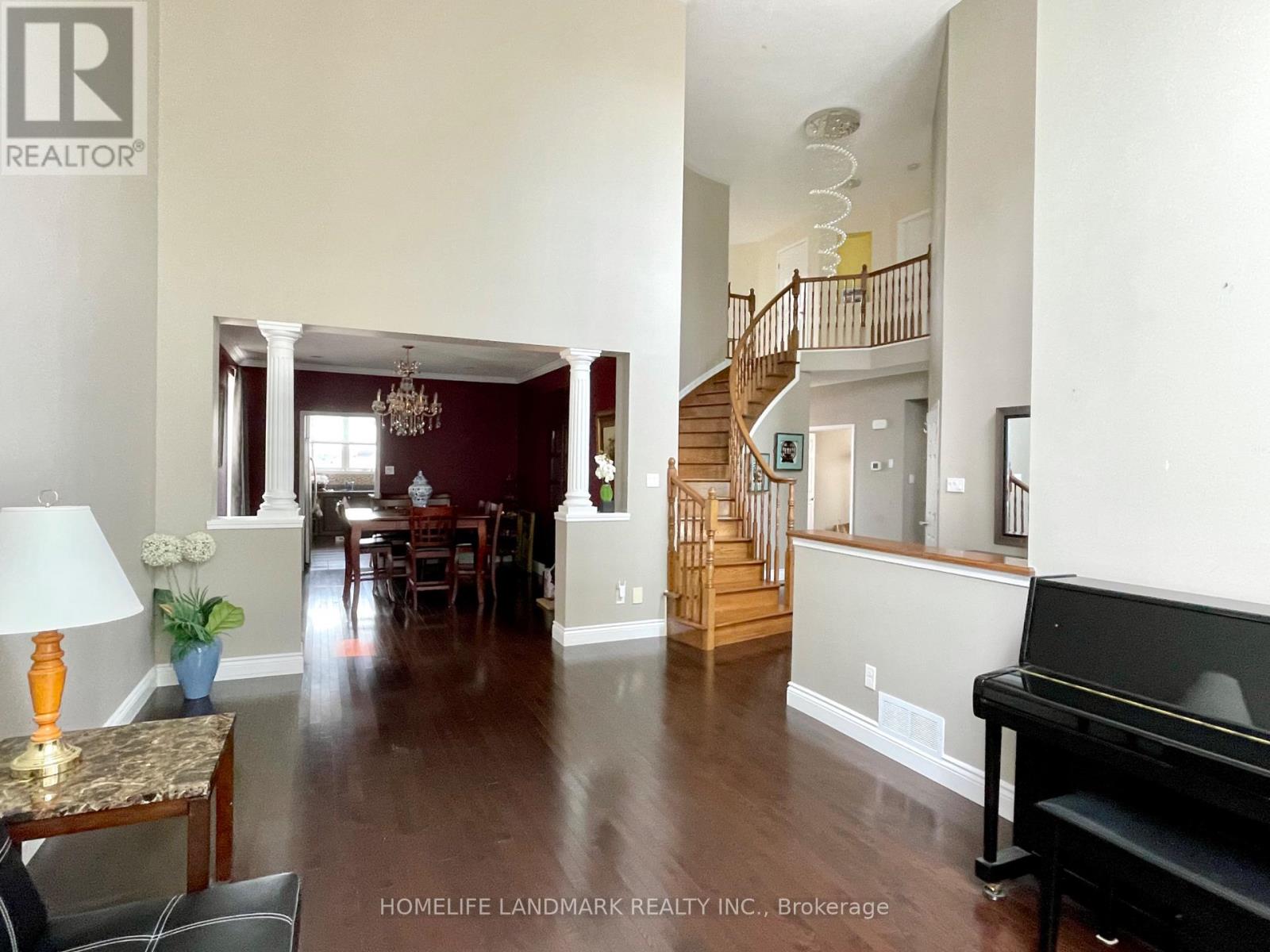 190 Ingersoll Crescent, Ottawa, Ontario  K2T 0C8 - Photo 5 - X12458955