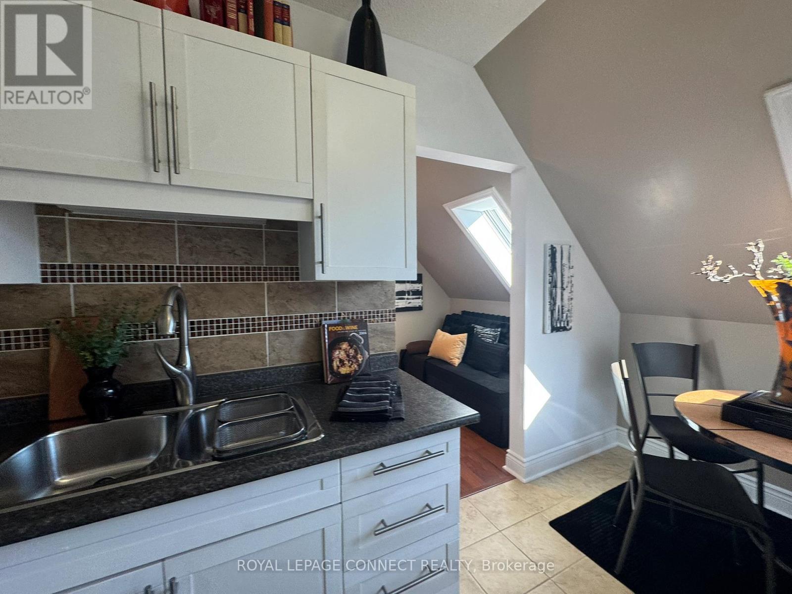 303 - 4872 Valley Way, Niagara Falls, Ontario  L2E 1W3 - Photo 14 - X12458960