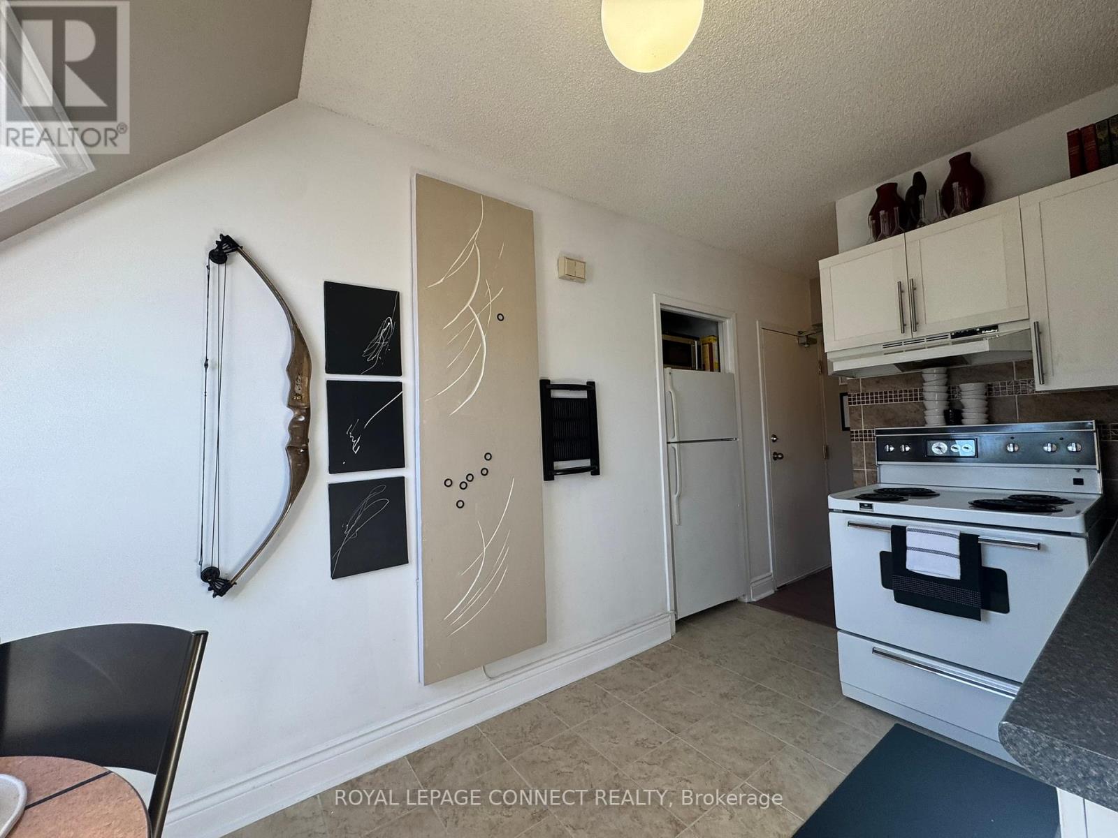303 - 4872 Valley Way, Niagara Falls, Ontario  L2E 1W3 - Photo 16 - X12458960