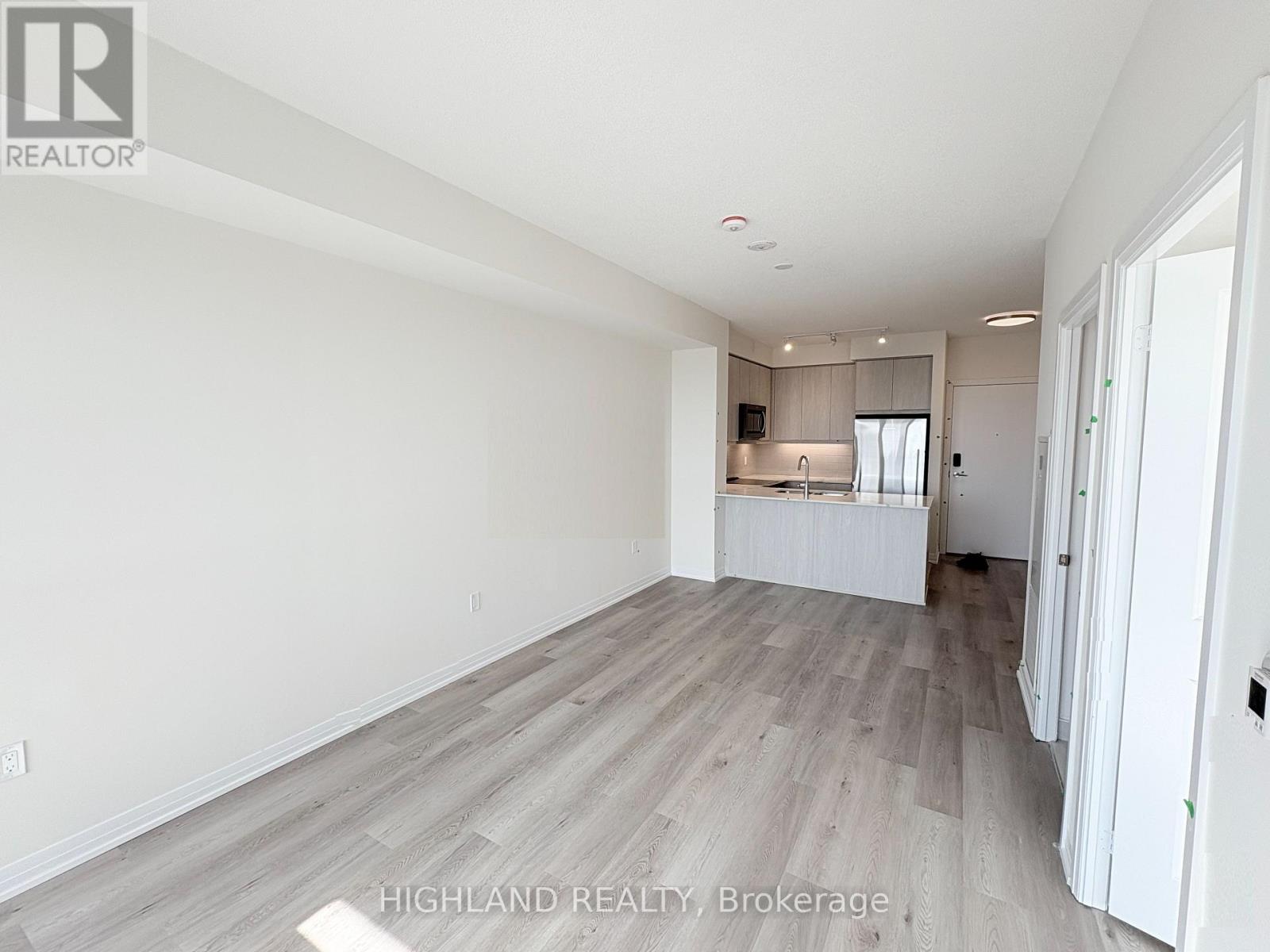 2502 - 15 Watergarden Drive, Mississauga, Ontario  L5R 0H4 - Photo 4 - W12457966