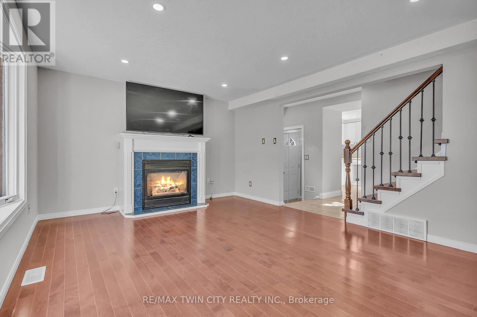 43 Connelly Drive, Kitchener, Ontario  N2N 2T7 - Photo 16 - X12458964