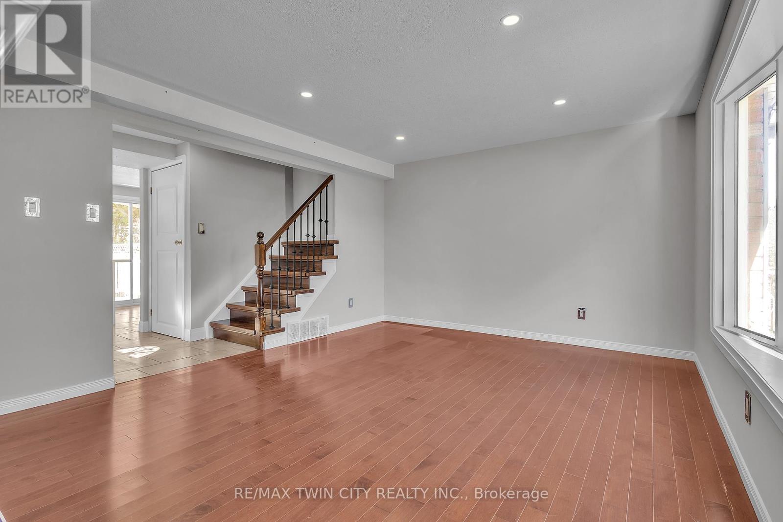 43 Connelly Drive, Kitchener, Ontario  N2N 2T7 - Photo 17 - X12458964