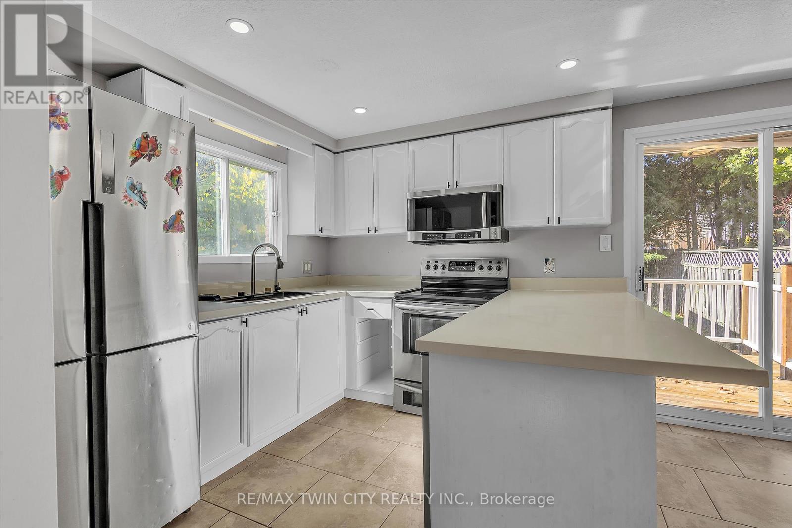 43 Connelly Drive, Kitchener, Ontario  N2N 2T7 - Photo 18 - X12458964