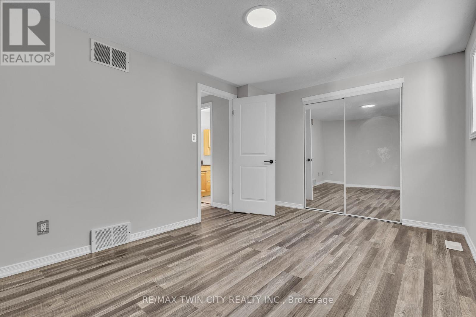 43 Connelly Drive, Kitchener, Ontario  N2N 2T7 - Photo 27 - X12458964