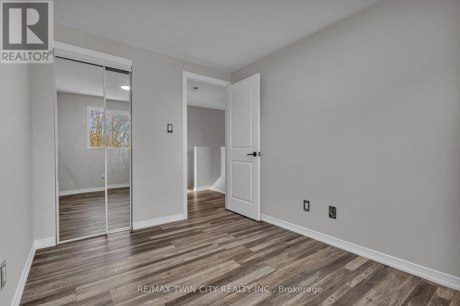 43 Connelly Drive, Kitchener, Ontario  N2N 2T7 - Photo 32 - X12458964