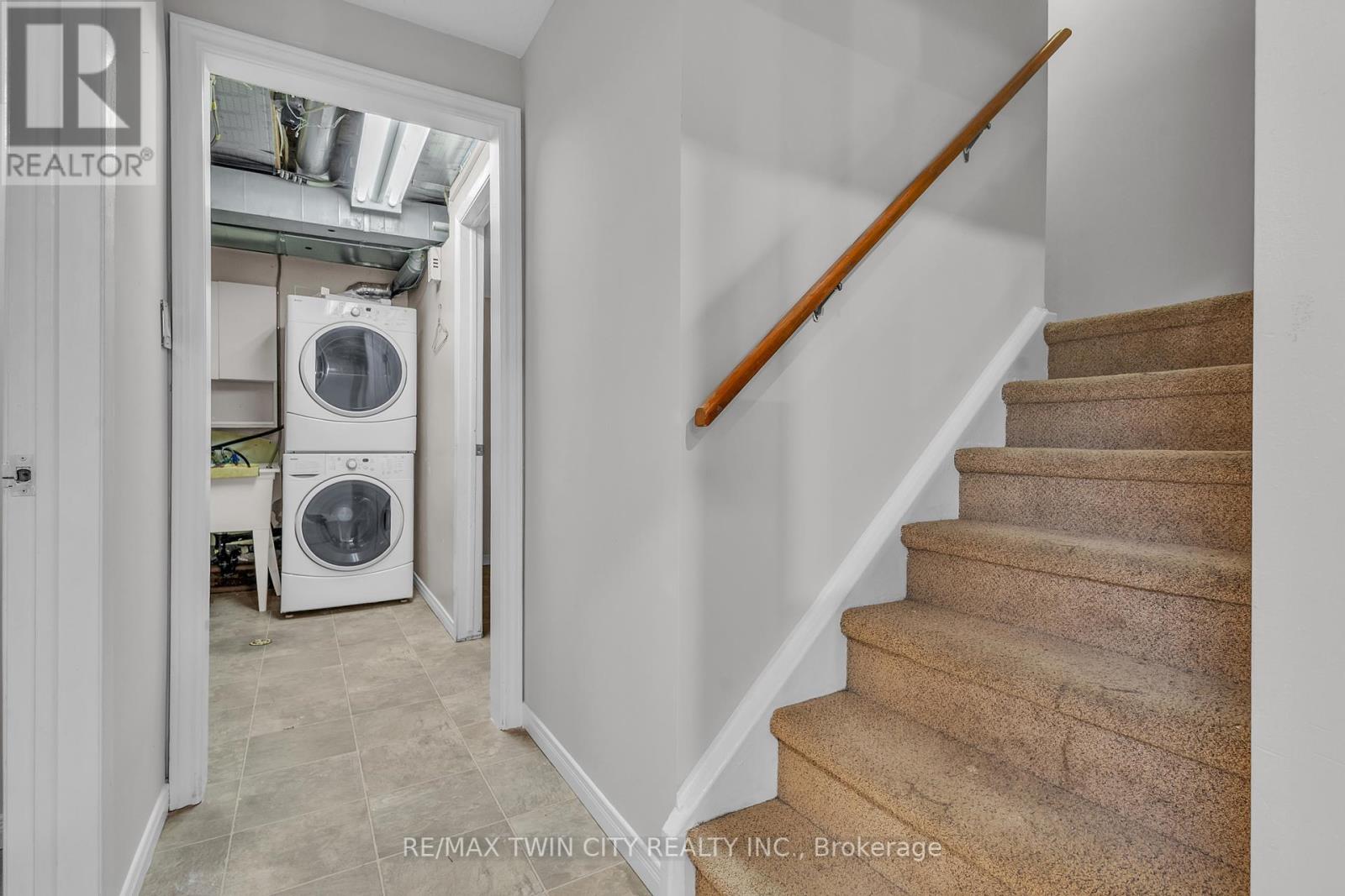 43 Connelly Drive, Kitchener, Ontario  N2N 2T7 - Photo 35 - X12458964