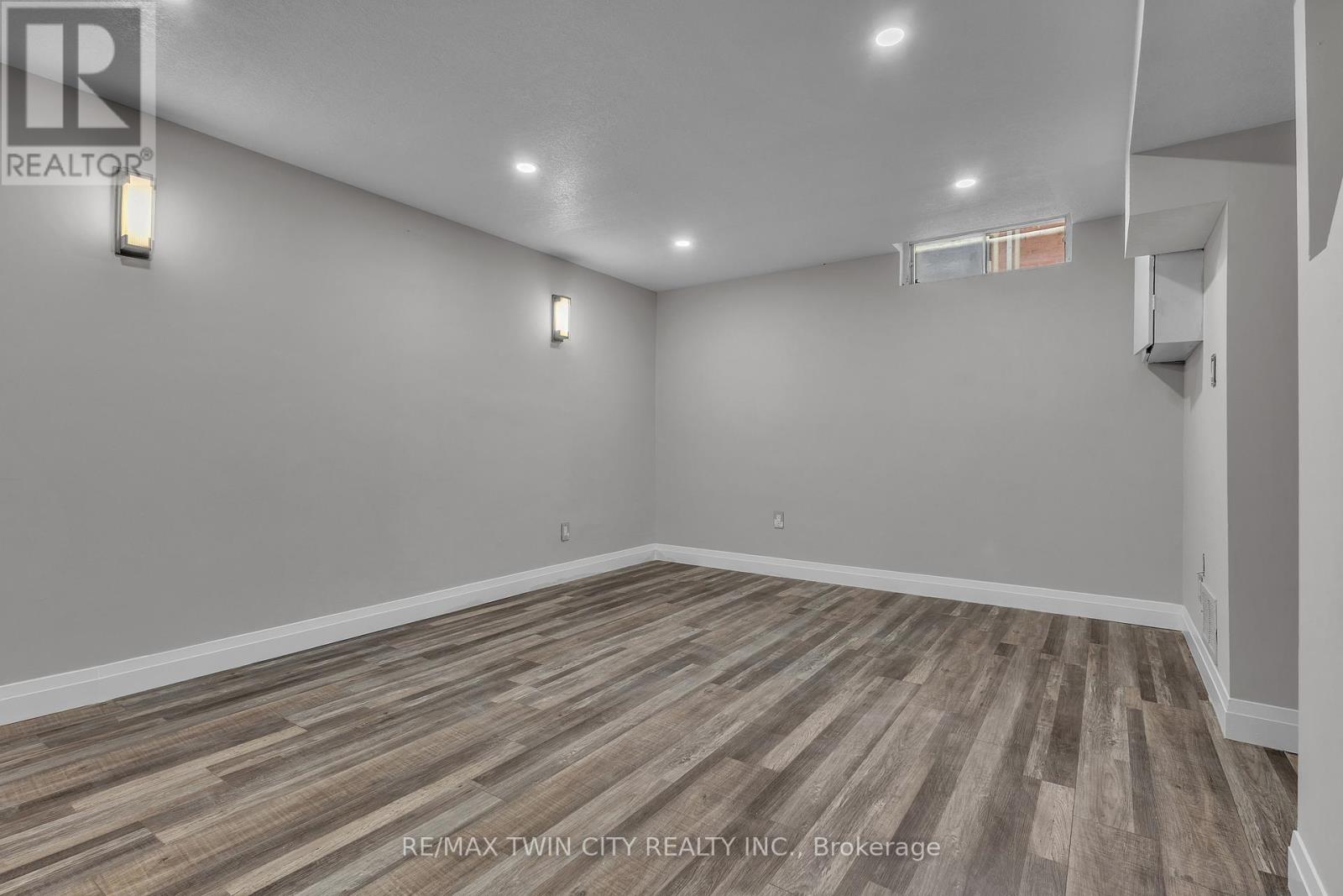 43 Connelly Drive, Kitchener, Ontario  N2N 2T7 - Photo 40 - X12458964