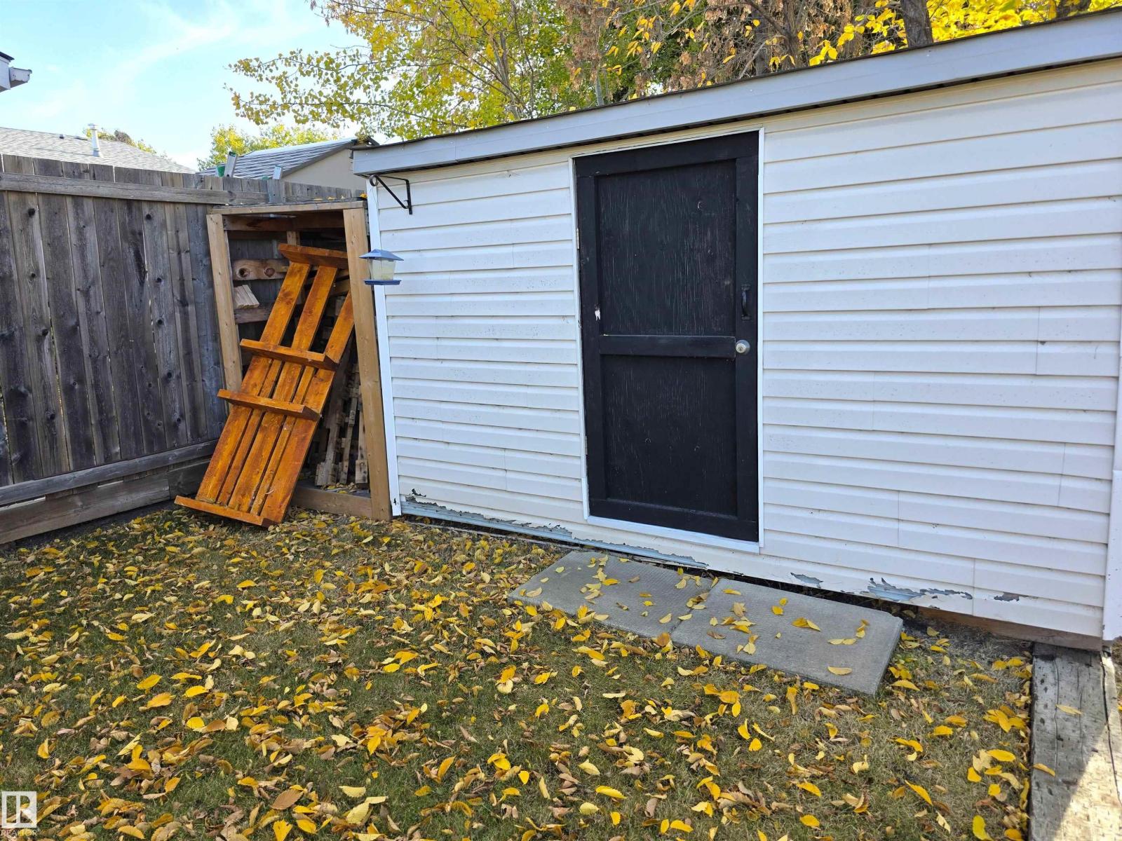 14743 33 St Nw, Edmonton, Alberta  T5Y 2C9 - Photo 9 - E4461879