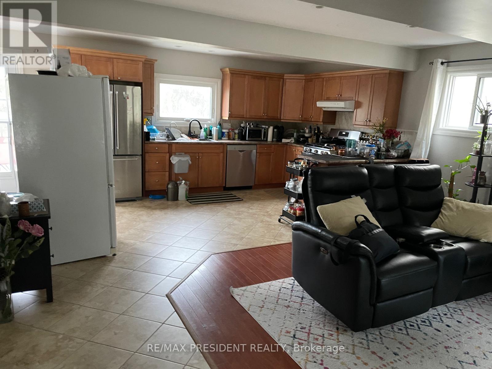 23 Orange Street, Orangeville, Ontario  L9W 3A6 - Photo 11 - W12458875