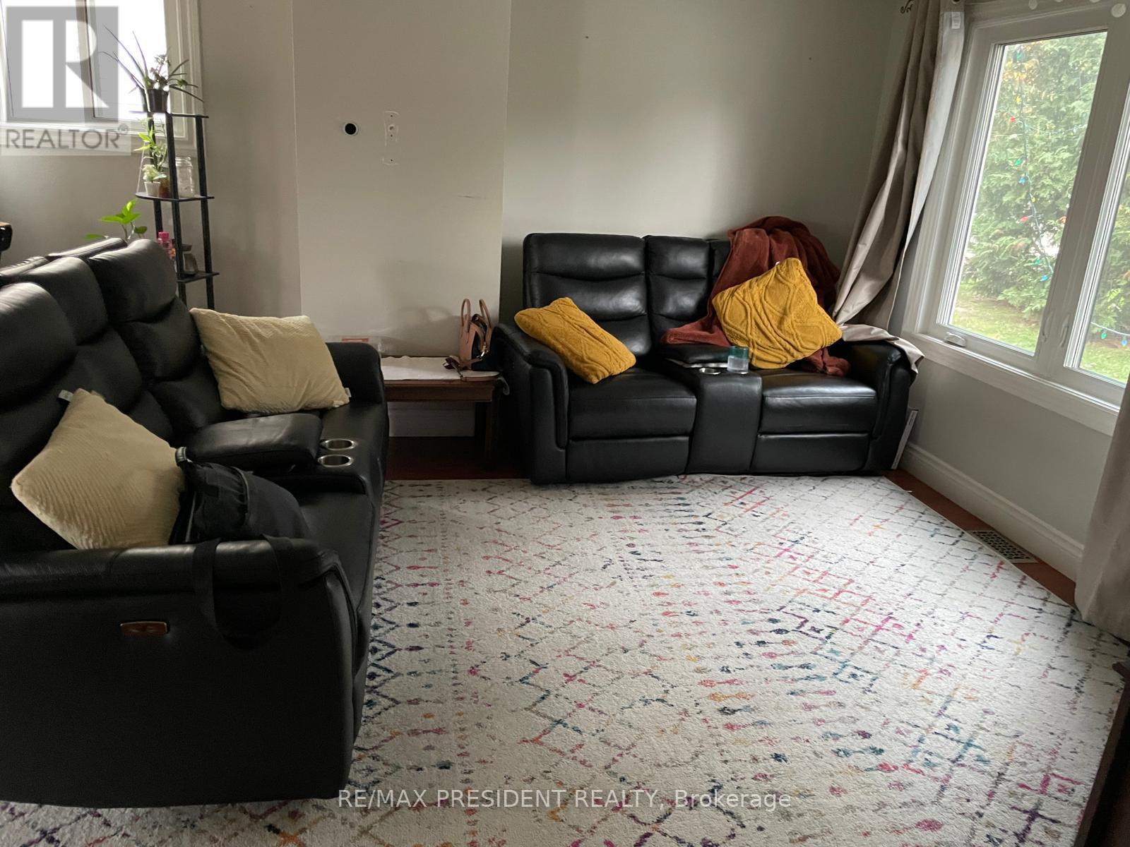 23 Orange Street, Orangeville, Ontario  L9W 3A6 - Photo 3 - W12458875