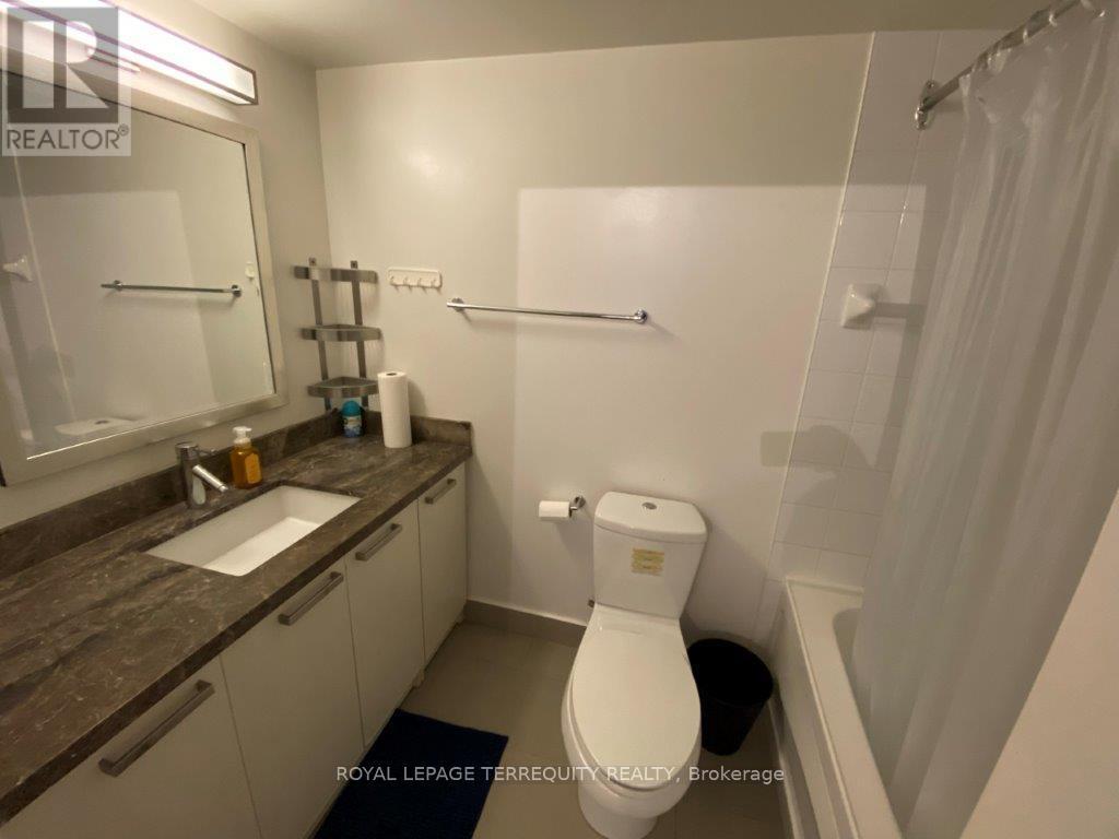 1204 - 11 St Joseph Street, Toronto, Ontario  M4Y 3G4 - Photo 11 - C12458983