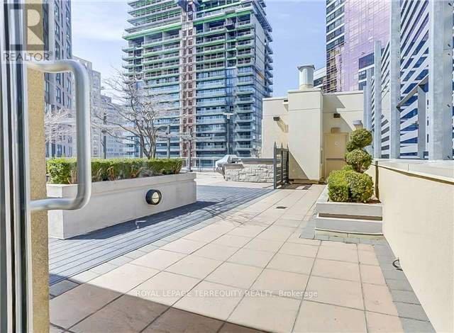 1204 - 11 St Joseph Street, Toronto, Ontario  M4Y 3G4 - Photo 17 - C12458983