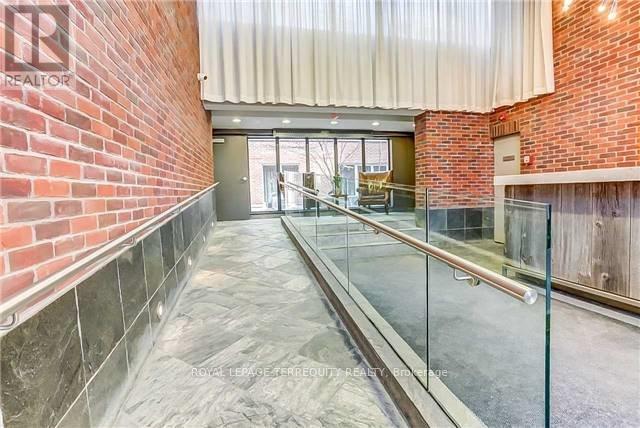 1204 - 11 St Joseph Street, Toronto, Ontario  M4Y 3G4 - Photo 18 - C12458983