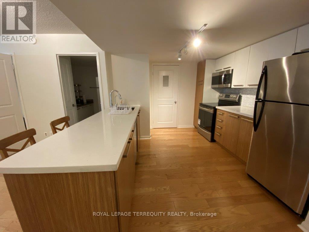 1204 - 11 St Joseph Street, Toronto, Ontario  M4Y 3G4 - Photo 5 - C12458983