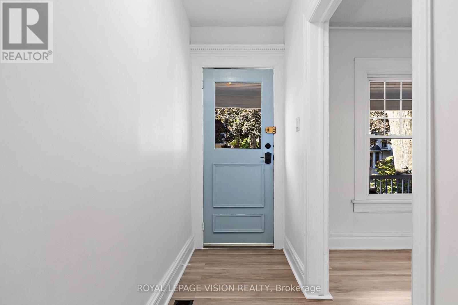 25 Bellefair Avenue, Toronto, Ontario  M4L 3T7 - Photo 4 - E12458985