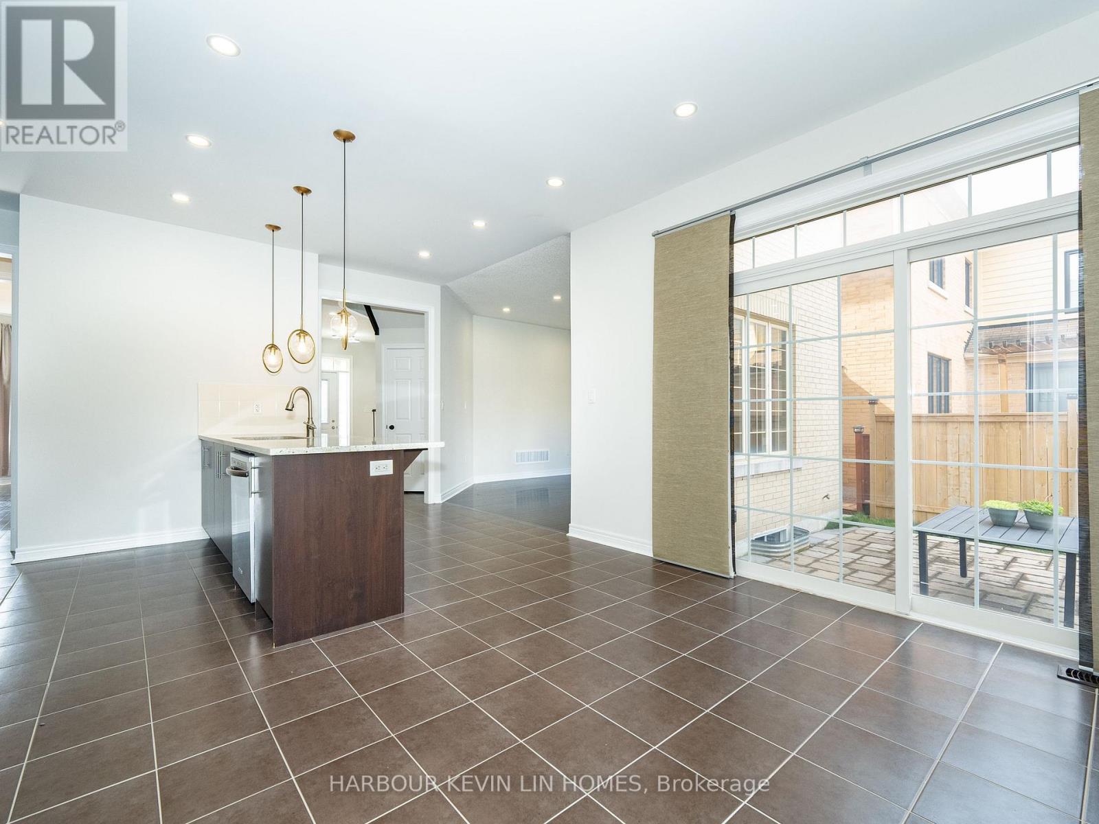 26 Bembridge Drive, Markham, Ontario  L6C 0J8 - Photo 15 - N12458970