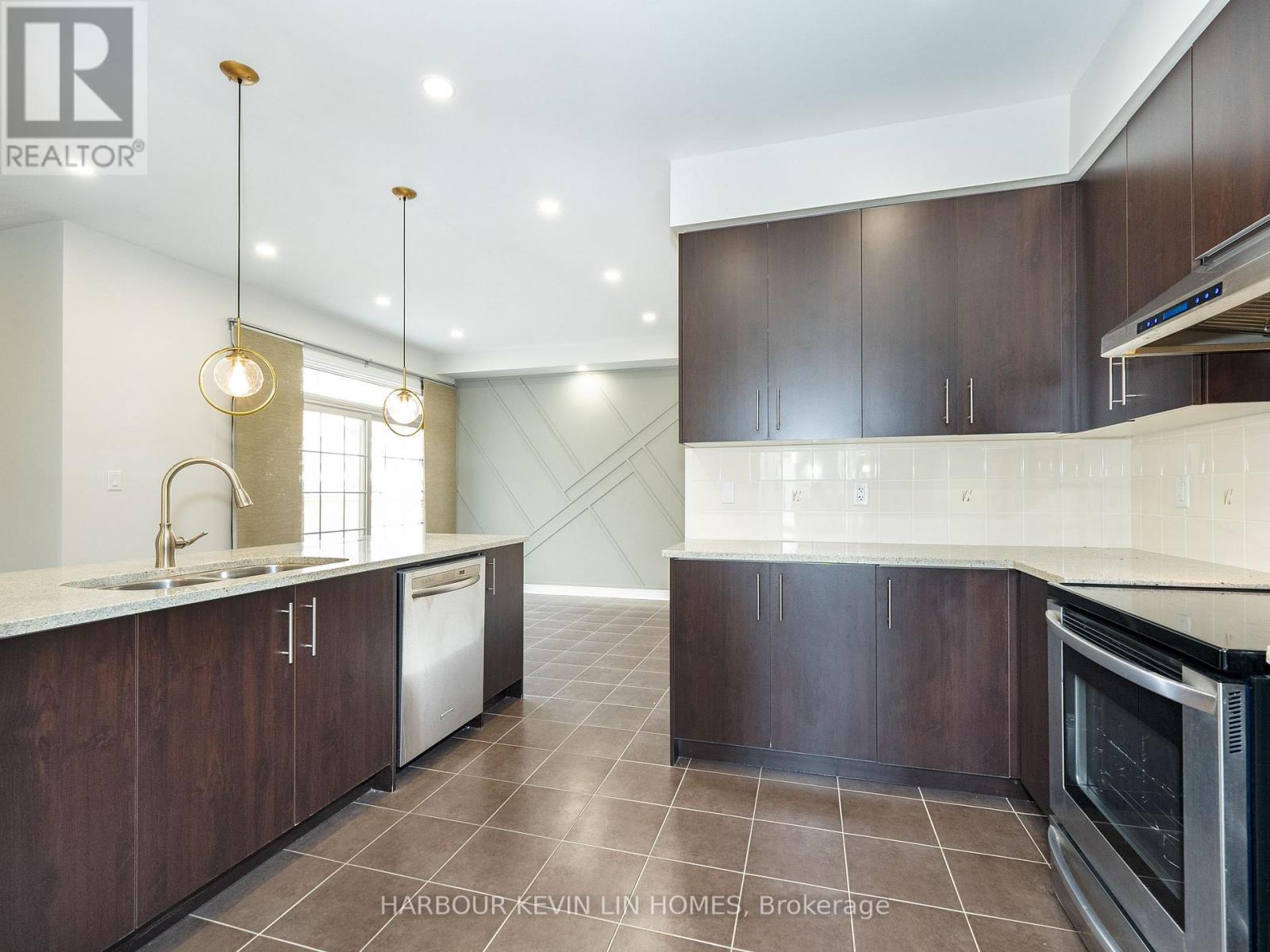 26 Bembridge Drive, Markham, Ontario  L6C 0J8 - Photo 18 - N12458970